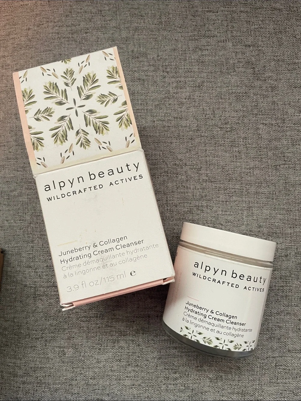 Hydrating Cream Cleanser - White